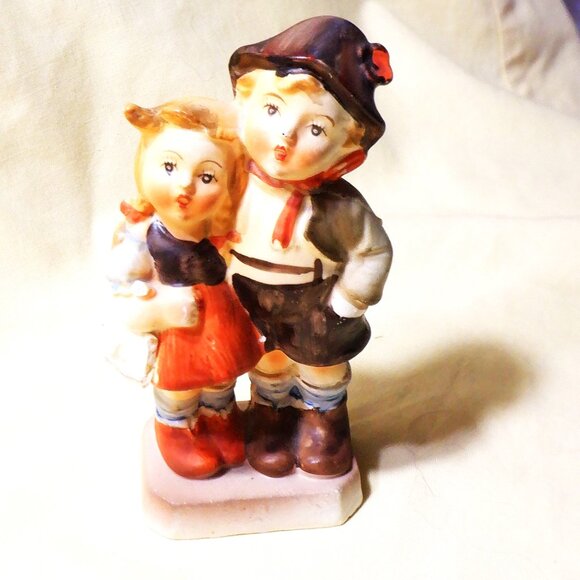 ~~~ Hummel ~~~ Boy and Girl Standing ~~~ - Picture 1 of 1